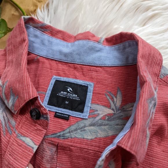 👕RIP CURL - Jungle Short Sleeve Button-down - Picture 7 of 9